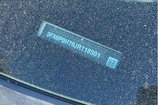 OXFORD WHITE 2018 Ford Fusion SE