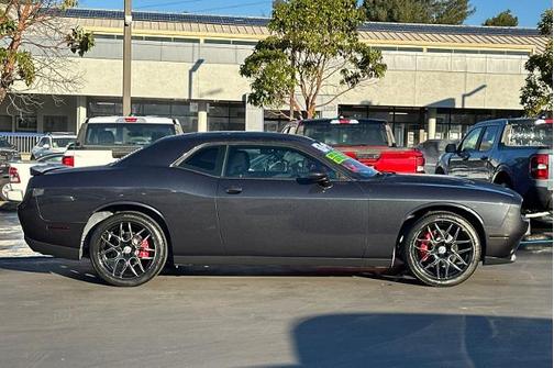 2017 Dodge Challenger SXT
