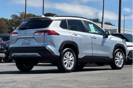 2023 Toyota Corolla Cross LE