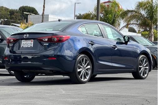 2018 Mazda Mazda3 GRAND TOURING
