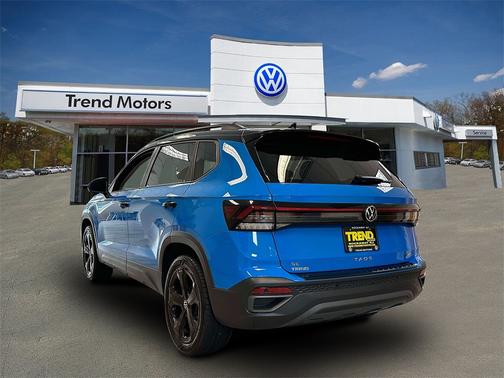 2025 Volkswagen Taos 1.5T SE Black