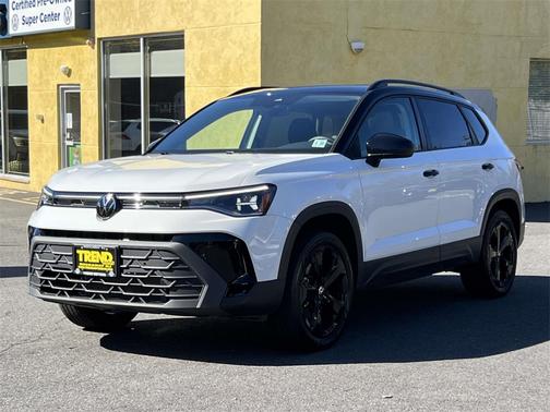 2025 Volkswagen Taos 1.5T SE Black
