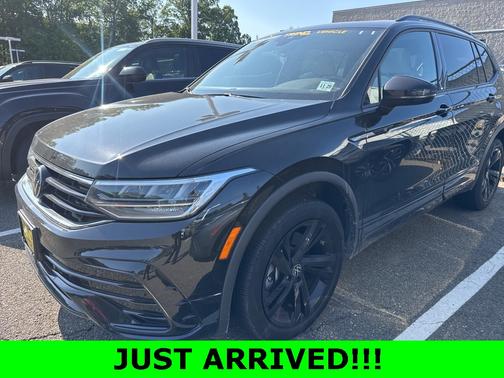 2024 Volkswagen Tiguan 2.0T SE R-Line Black