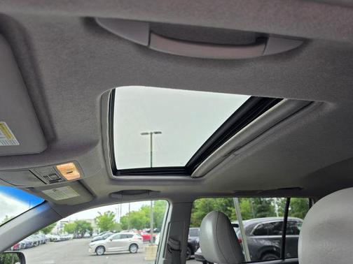 Black 2013 Toyota Highlander SE