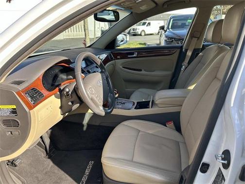 2013 Hyundai Genesis 3.8