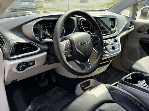 Bright White Clearcoat 2023 Chrysler Pacifica Hybrid Touring L