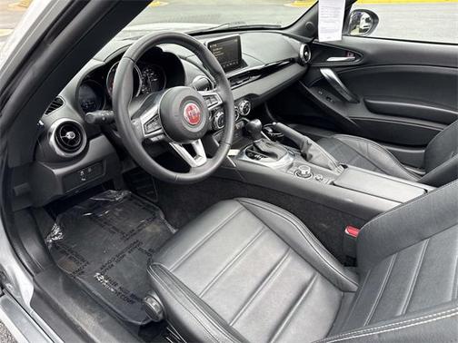 2020 FIAT 124 Spider Base