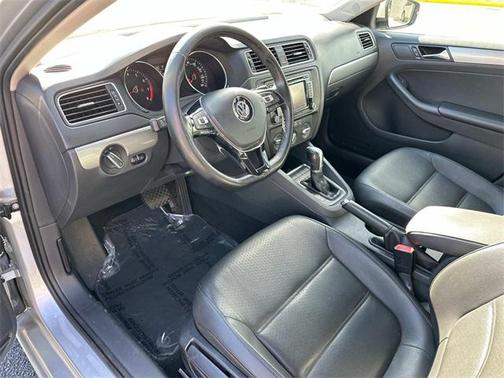 2015 Volkswagen Jetta Auto SE w/Connectivity