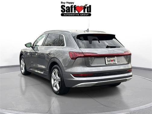 2019 Audi e-tron Premium Plus