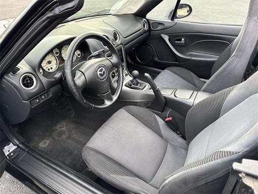 2004 Mazda MX-5 Miata Base