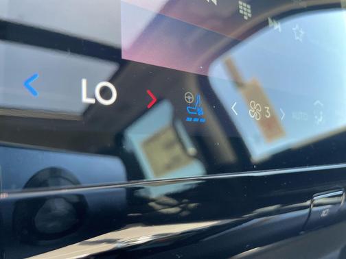 Infinite Black Metallic Clearcoat 2026 Lincoln Navigator Reserve
