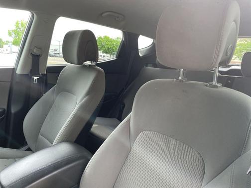 Pearl White 2018 Hyundai Santa Fe Sport 2.4L