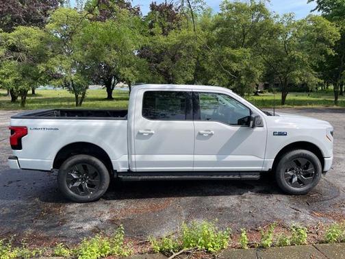 2025 Ford F-150 Lightning Flash