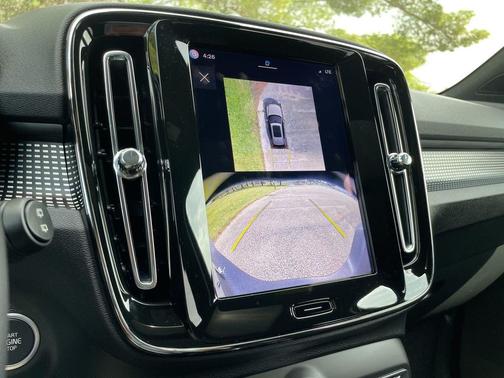 Fjord Blue Metallic 2025 Volvo XC40 B5 Plus Dark Theme