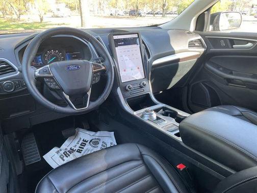 Black Metallic 2024 Ford Edge SEL