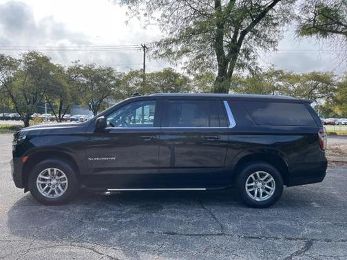 2023 Chevrolet Suburban LT