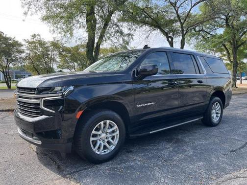 2023 Chevrolet Suburban LT