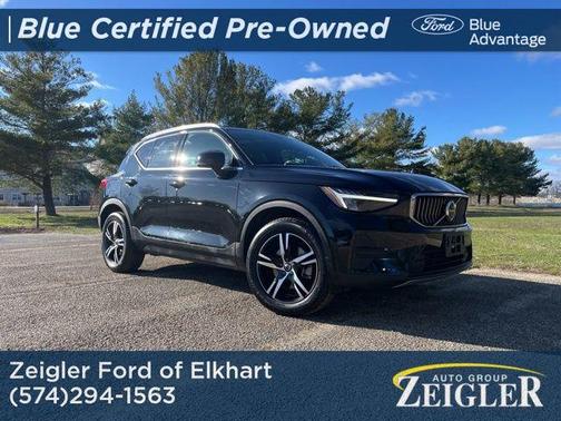 2025 Volvo XC40 B5 Core Bright Theme