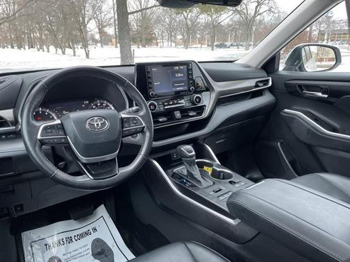2022 Toyota Highlander XLE