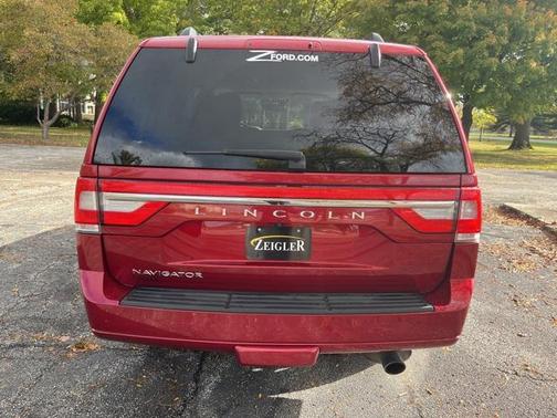 2017 Lincoln Navigator Select