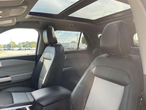 Black Metallic 2024 Ford Explorer XLT