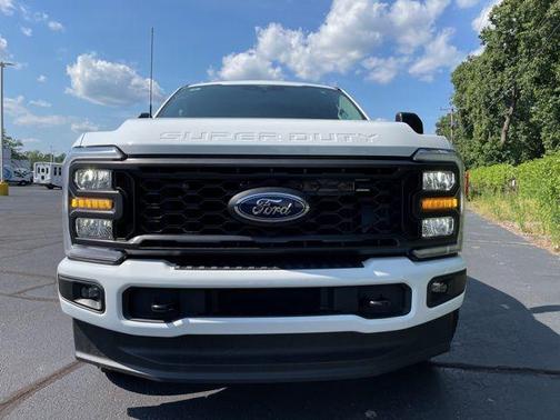Oxford White 2025 Ford F-350 XL