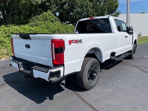 Oxford White 2025 Ford F-350 XL