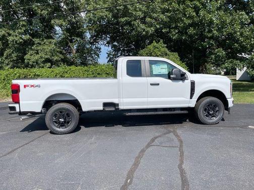 Oxford White 2025 Ford F-350 XL