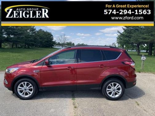 Photo 1 of 22 of 2018 Ford Escape SE