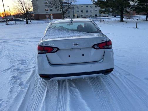2021 Nissan Versa 1.6 SV