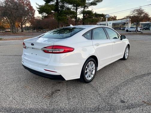 2020 Ford Fusion SE