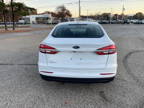 2020 Ford Fusion SE
