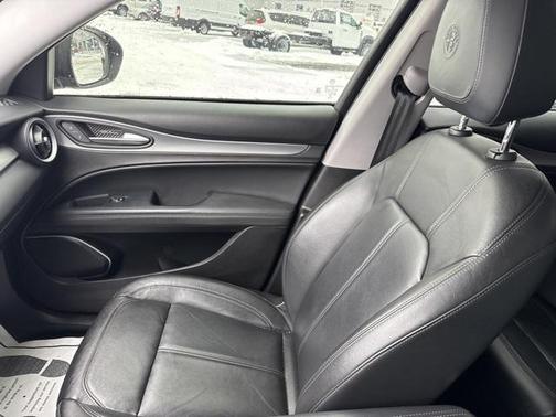 2018 Alfa Romeo Stelvio Sport