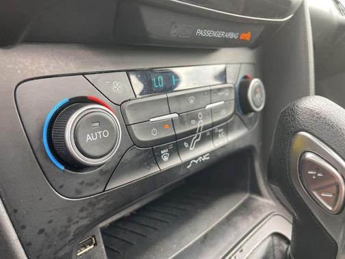 Blue Metallic 2018 Ford Focus SEL