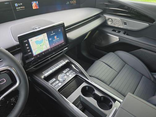 White Platinum Clearcoat Metallic 2026 Lincoln Nautilus Reserve