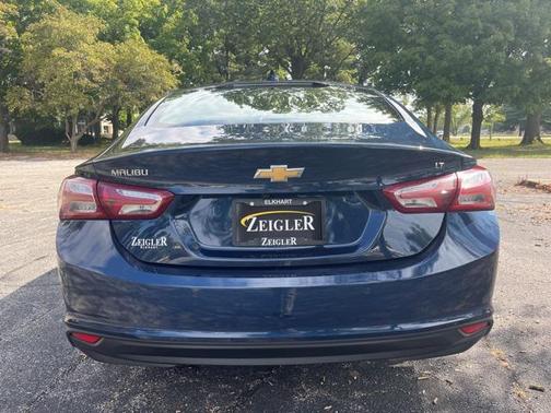 2022 Chevrolet Malibu FWD LT