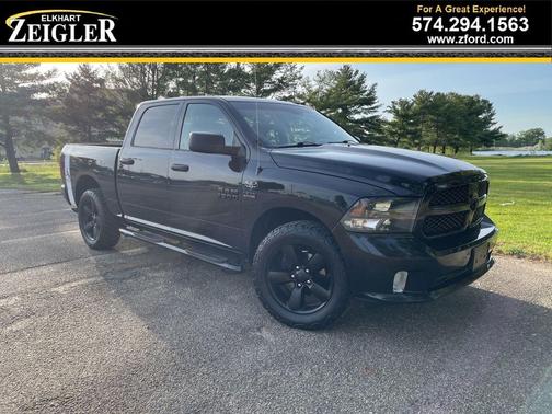 Brilliant Black Crystal Pearlcoat 2018 RAM 1500 Express