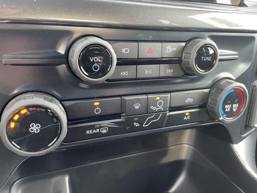 Avalanche 2026 Ford F-150 STX