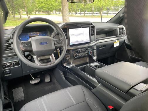 Avalanche 2026 Ford F-150 STX