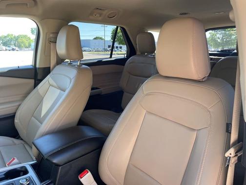 Gray Metallic 2023 Ford Explorer XLT