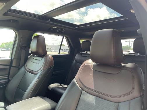 Silver Metallic 2023 Ford Explorer Platinum