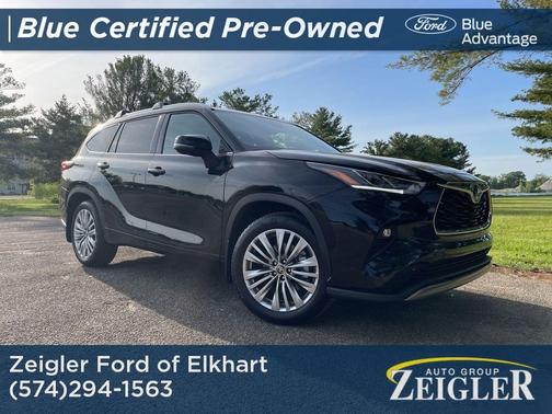 Midnight Black Metallic 2025 Toyota Highlander Platinum