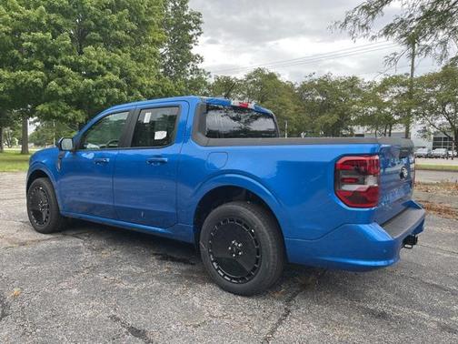 2025 Ford Maverick Lobo Standard