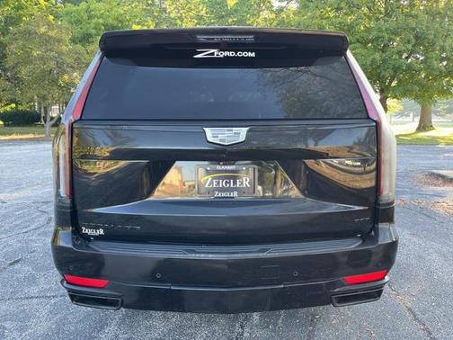 2023 Cadillac Escalade Sport