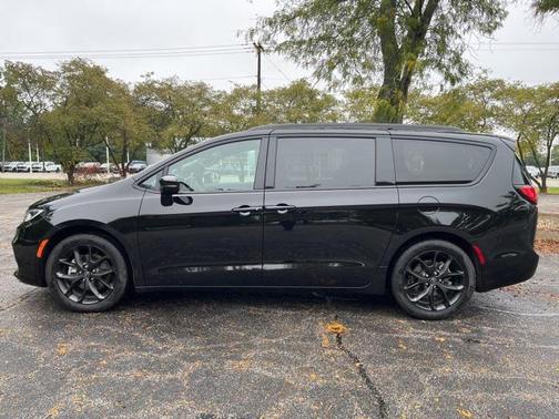 2025 Chrysler Pacifica Limited