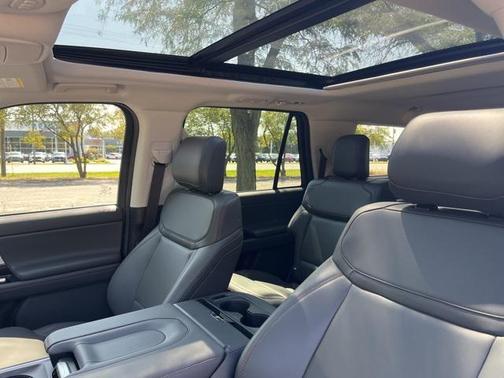 2025 Ford Expedition Max Active 4x4