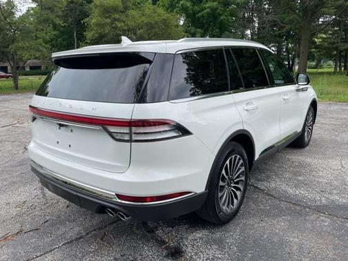 2022 Lincoln Aviator Standard AWD