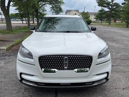 2022 Lincoln Aviator Standard AWD