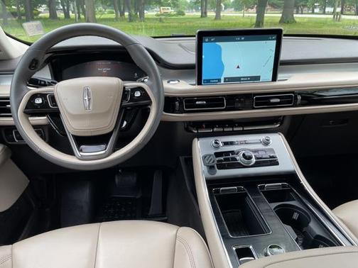 2022 Lincoln Aviator Standard AWD
