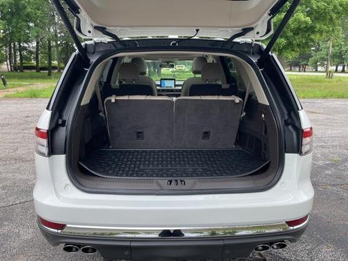 2022 Lincoln Aviator Standard AWD